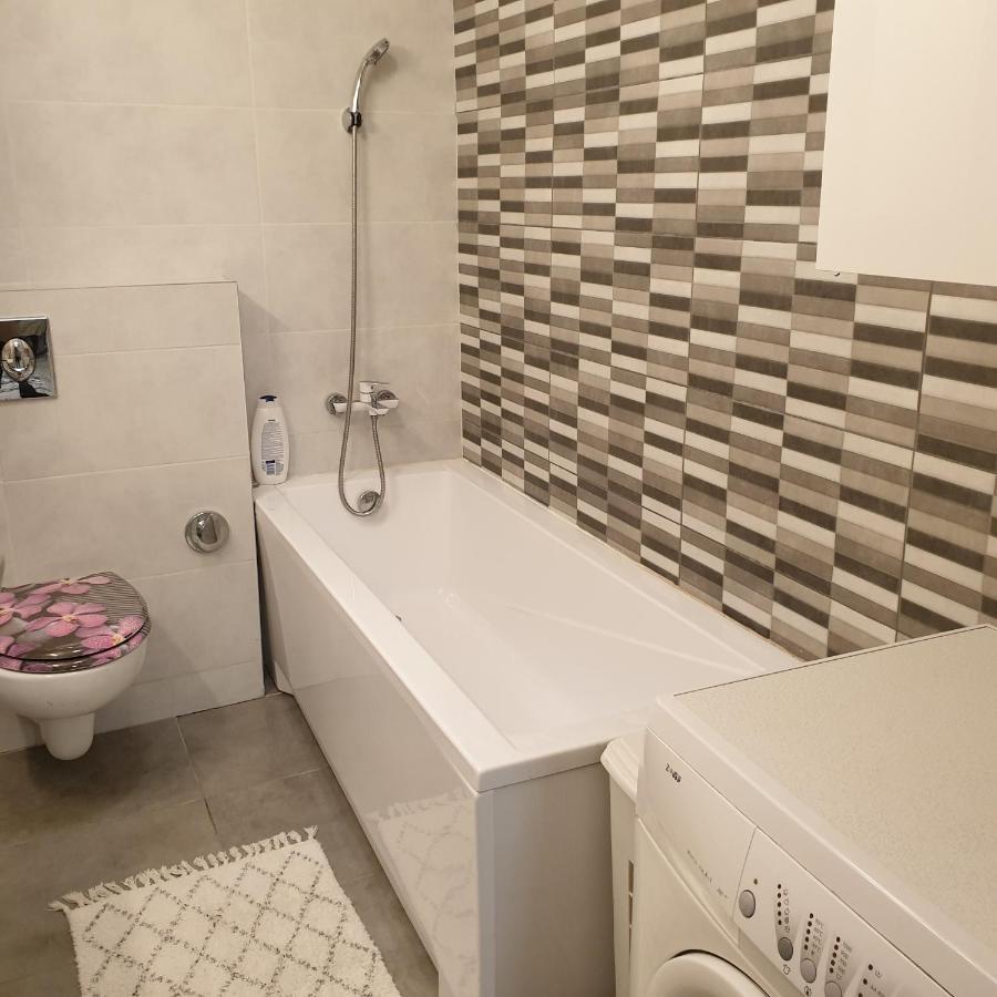 Carolina Sweet Apartament Oradea Dış mekan fotoğraf
